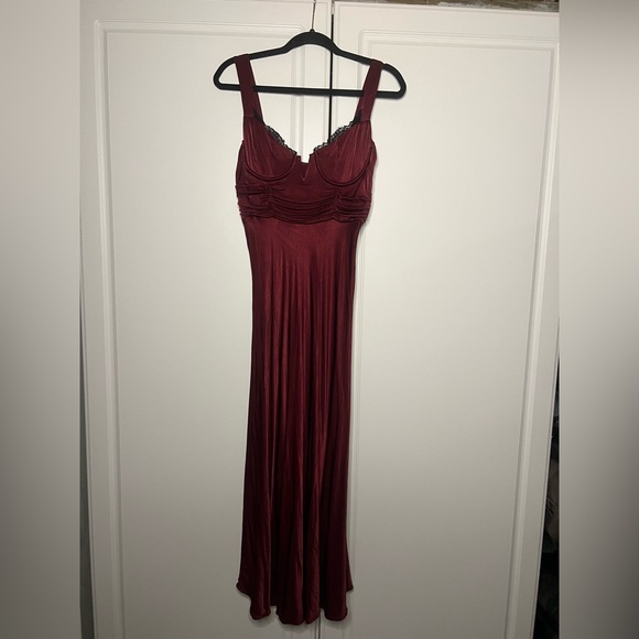 ASTR Wine Satin Corset Midi Dress with Lace Bust - Picture 4 of 15